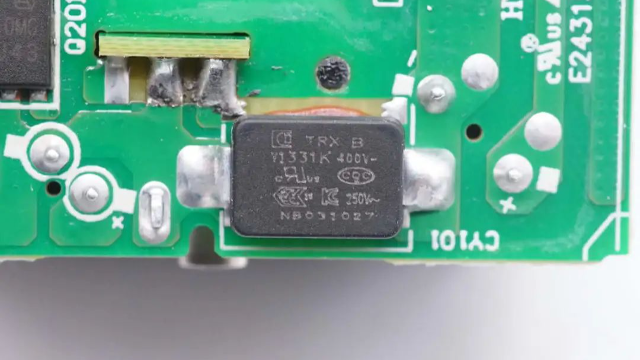 特銳祥貼片Y電容應(yīng)用于開關(guān)電源、LED電源、家電控制板等行業(yè)